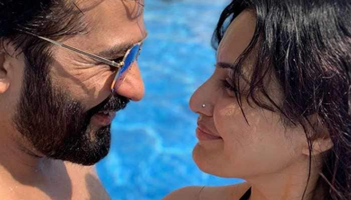 Kamya Punjabi and beau Shalabh Dang&#039;s latest selfie is lovey-dovey!