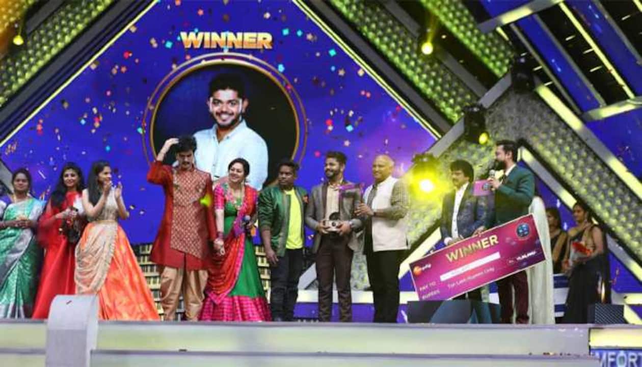 Aslam Emerges Victorious In The Latest Season Of Zee Tamil S Sa Re Ga Ma Pa Seniors Season 2 Television News Zee News