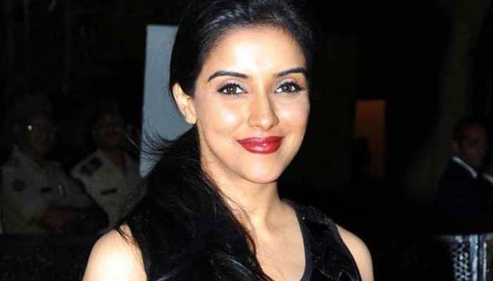 Fans wish Asin on her birthday