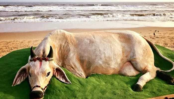 Sudarsan Pattnaik wishes on Govardhan Puja with a divine sand art—See inside