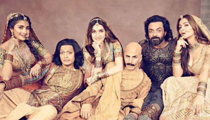 In a heartfelt tweet, Akshay Kumar thanks fans for 'unconditional love' showered on 'Housefull 4'