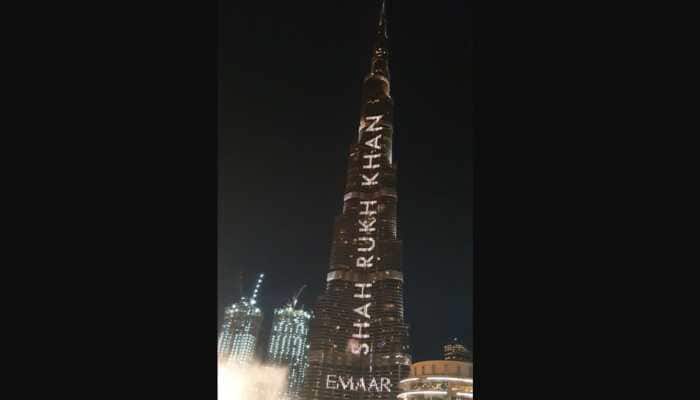 Burj Khalifa display Shah Rukh Khan&#039;s name on his 54th birthday