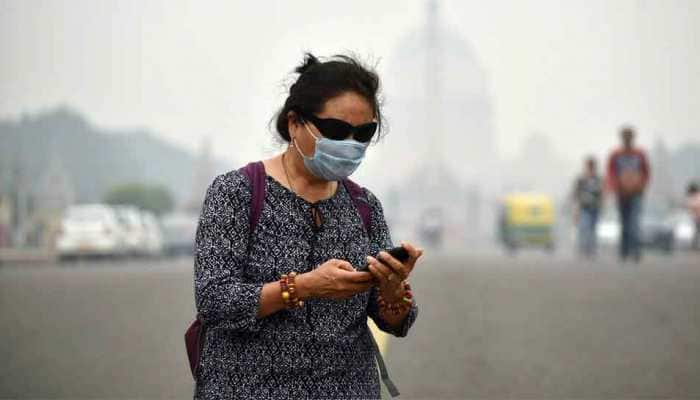 Delhi air continues to choke, AQI breaches 900-mark at several places