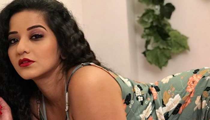 Monalisa is dishing out Monday vibes in a noodle strap floral dress—Pics