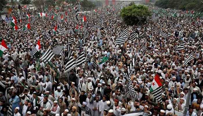 Azadi March activists start &#039;settling&#039; in Islamabad