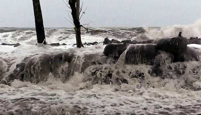 Extremely severe cyclone Maha to bring heavy rainfall in Gujarat, Maharashtra in next two days, advisory issued to fishermen
