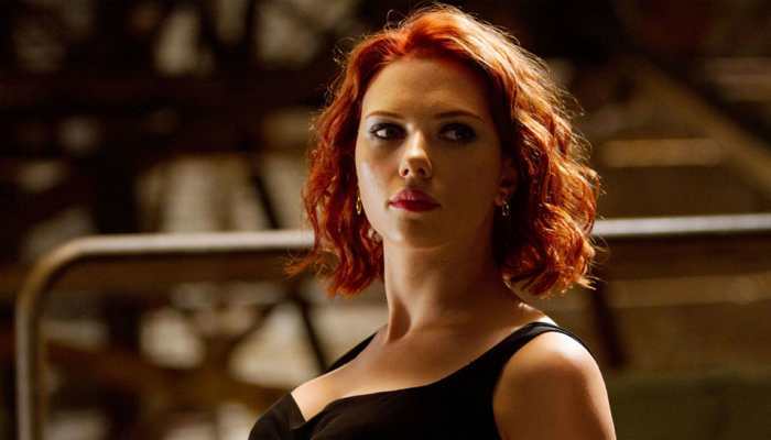 Scarlett Johansson shows off back tattoo