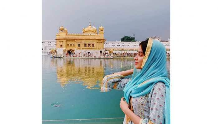 Janhvi Kapoor seeks blessing at Golden Temple before starting shooting for &#039;Dostana 2&#039;