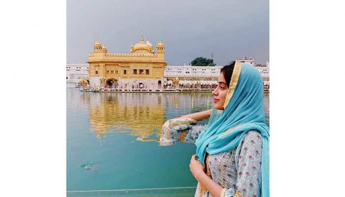 Janhvi Kapoor seeks blessing at Golden Temple before starting shooting for 'Dostana 2'