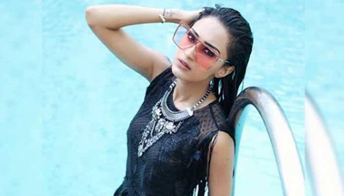 Erica Fernandes aka Prerna of 'Kasautii Zindagii Kay 2' sizzles in a black and white photoshoot—See inside