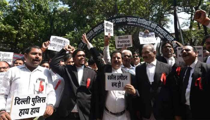 Tis Hazari court clash: Delhi lawyers suspend strike for 10 days