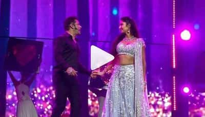 Salman Khan-Katrina Kaif kick off Da-bangg tour, perform on Dil Diya Gallan- Watch