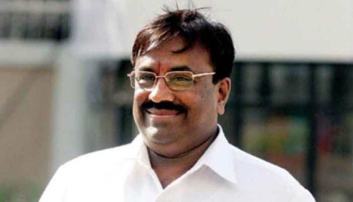 BJP to adopt a policy of wait and watch: Sudhir Mungantiwar