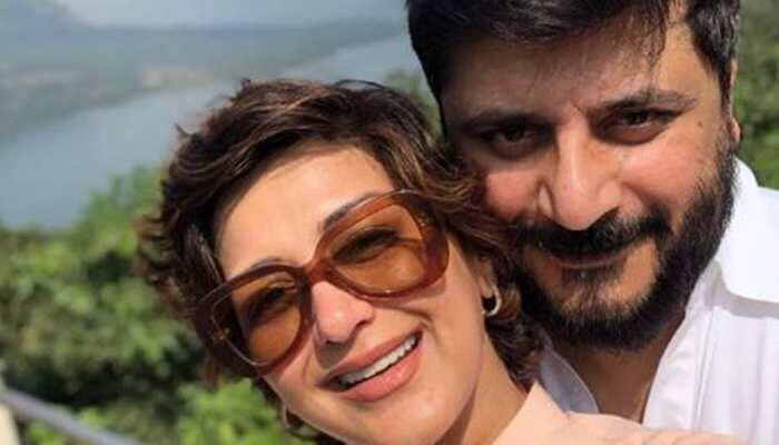 Sonali Bendre pens an emotional note for Goldie Behl on their 17th anniversary