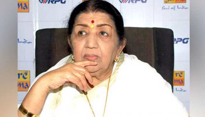 Lata Mangeshkar&#039;s health shows signs of improvement