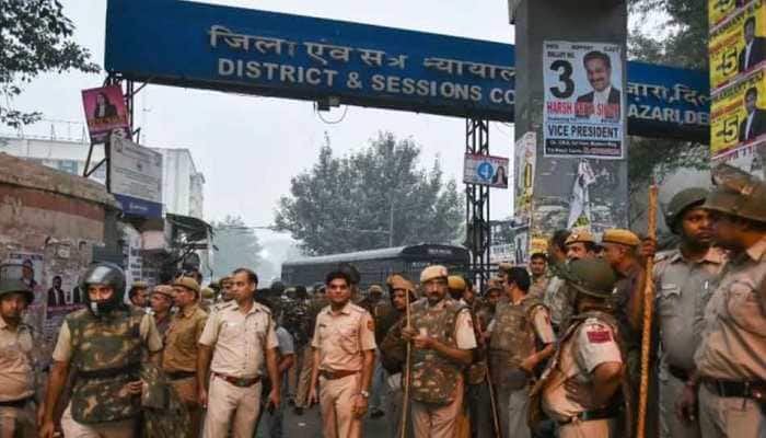 Tis Hazari court clashes: Delhi HC grants Interim protection to 2 suspended policemen 