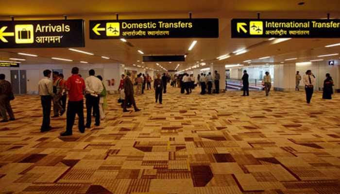 Man arrested with stolen mobile phone, purse, speakers at Delhi&#039;s IGI airport
