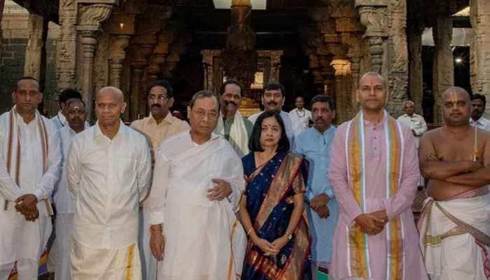 CJI Ranjan Gogoi offers prayers at Balaji temple in Andhra Pradesh&#039;s Tirumala ahead of retirement