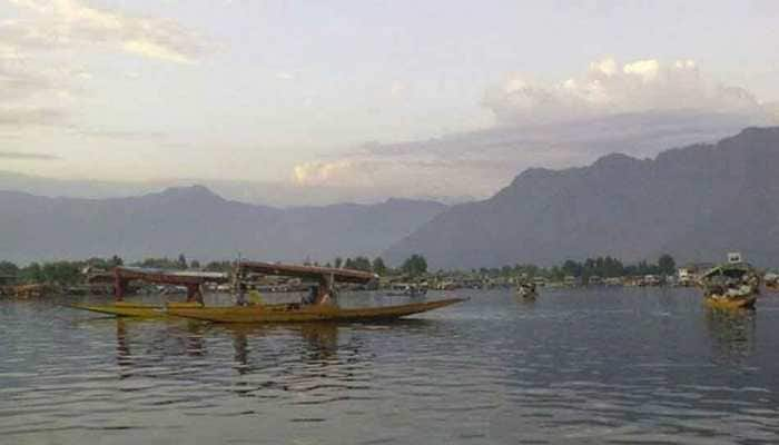 Center says: Over 34 lakh tourists, including 12,934 foreigners, visited Kashmir in last six months