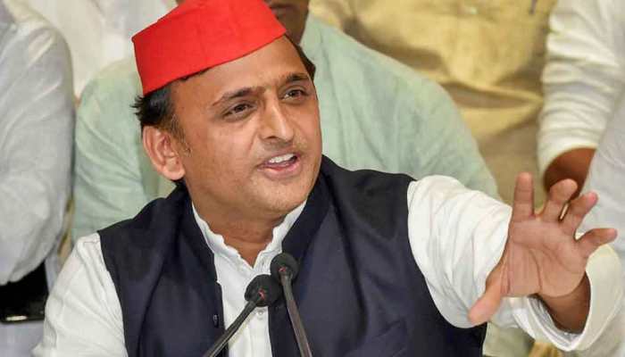 Jiska governor uski sarkar, says Samajawadi Party&#039;s Akhilesh Yadav on Maharashtra power tussle