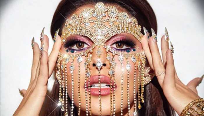Jacqueline Fernandez glams up for Salman Khan&#039;s &#039;Dabangg Dubai Tour&#039; and her make-up video is a must-watch!