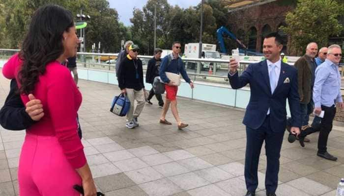 Ricky Ponting asked by fan to take a photo, but not with him