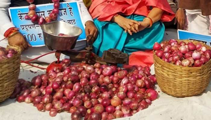 Onion price crosses Rs 100 per kg in many cities; reports of theft from across India pour in