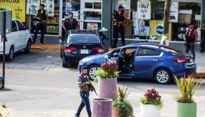10 suspected cartel gunmen, 2 cops killed during gunfight in northern Mexico town