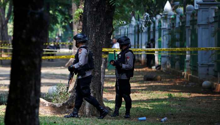 Suspected grenade blast near Indonesia&#039;s presidential palace hurts two