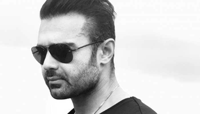 Being Mithun Chakraborty&#039;s son a huge responsibility: Mahaakshay