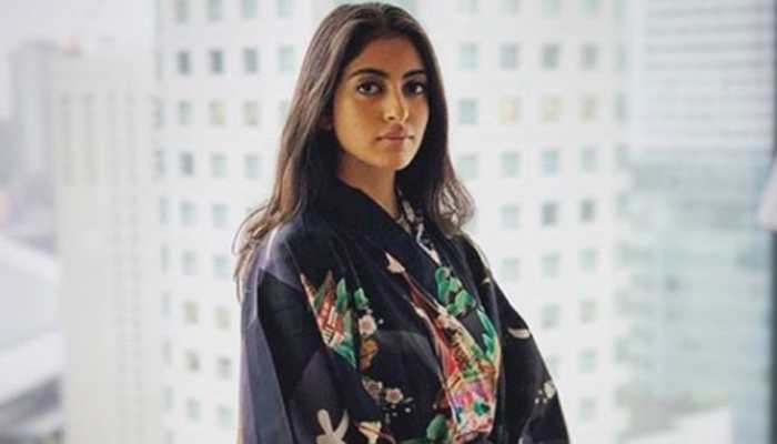 On Navya Naveli Nanda's birthday, mommy Shweta and mamu Abhishek Bachchan post adorable pics!