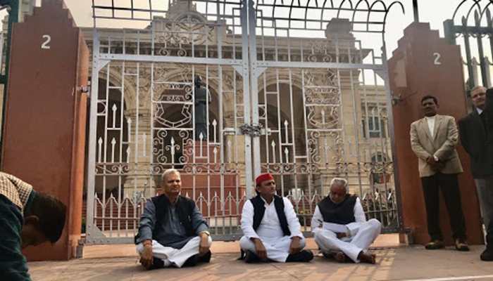 Unnao rape case: SP chief Akhilesh Yadav on 'dharna' outside UP assembly; Priyanka Gandhi to meet victim's family 