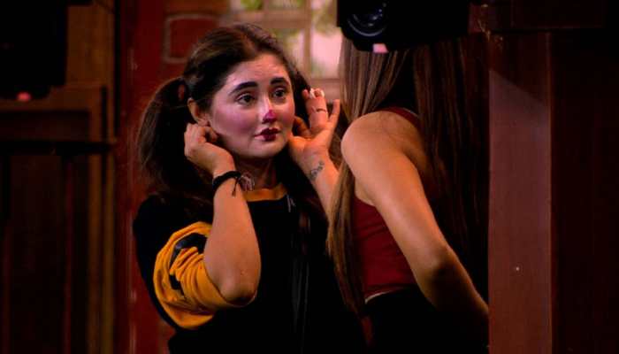 Bigg Boss 13, Day 66 written updates: Inmates turn puppets in captaincy task