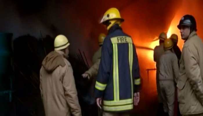 Fire breaks out in Delhi&#039;s Mundka, 21 fire tenders rush to spot