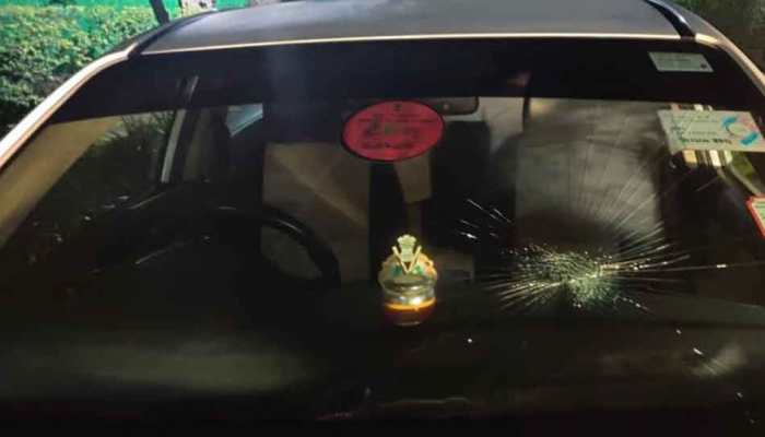 Amid fee hike protest, JNU vice-chancellor&#039;s car attacked by students