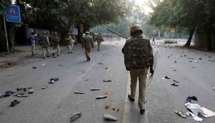 Anti-CAA protests in Delhi's Jamia Nagar lead to massive traffic jam, disrupt metro services