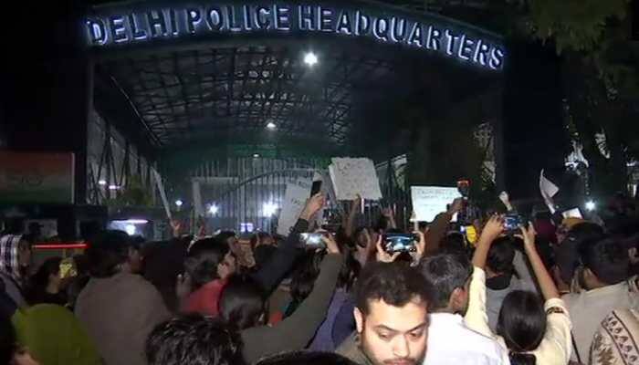 Students protest outside Delhi Police HQ after violence at Jamia Nagar