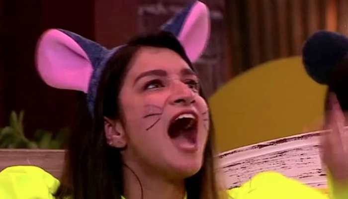 Bigg Boss 13, Day 73 written updates: Shefali Bagga wreaks havoc, inmates lock her in bathroom