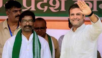 Congress-JMM supporters celebrate early lead of the alliance in Jharkhand