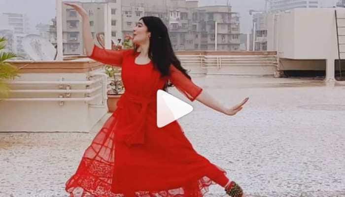 Adah Sharma performs Kathak on Jingle Bells Christmas carol, video goes viral—Watch