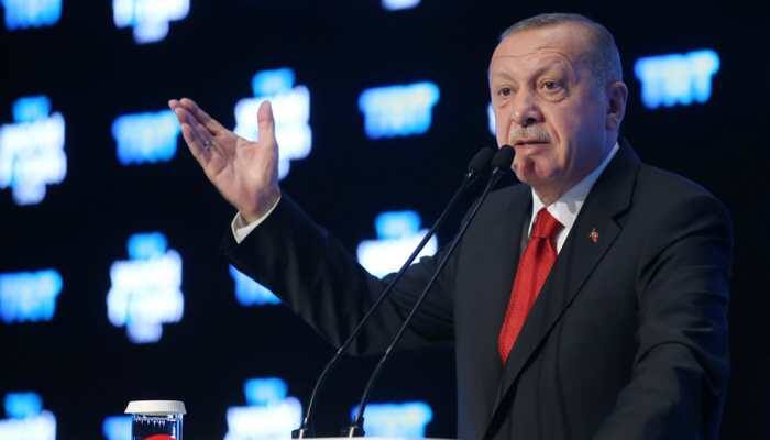 Turkey's President Tayyip Erdogan discusses Libya ceasefire during surprise Tunisia trip