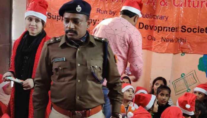Southeast Delhi DCP Chinmoy Biswal plays Santa Claus, celebrates Christmas with kids in Jamia Nagar