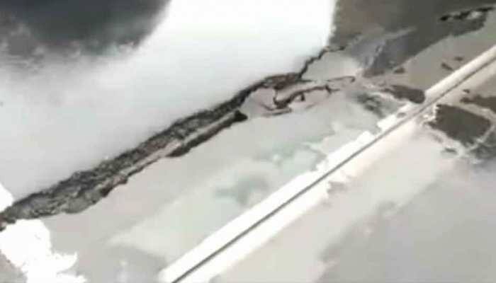 Uttar Pradesh: Cracks develop on bridge over Karmanasha river, traffic stopped