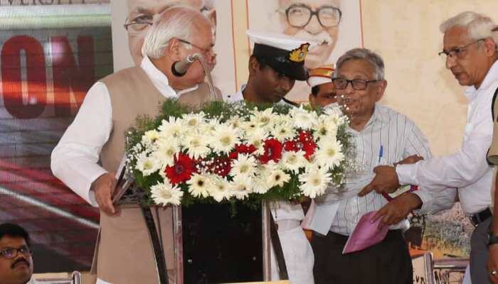 Kerala Governor Arif Mohammad Khan heckled by historian Irfan Habib for backing Citizenship Amendment Act