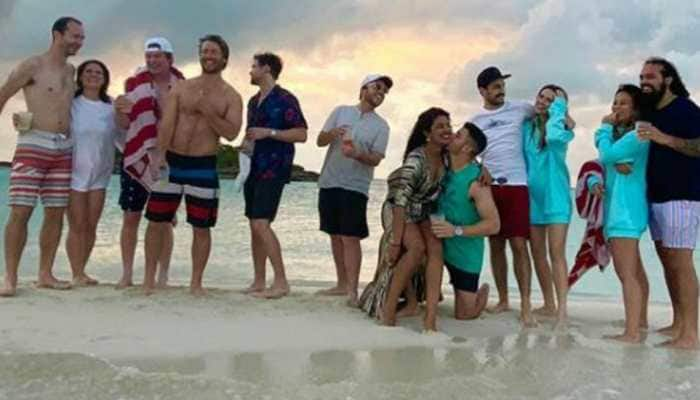 Inside Priyanka Chopra and Nick Jonas&#039; beach vacation with friends