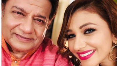 This picture of Anup Jalota and Jasleen Matharu is breaking the internet