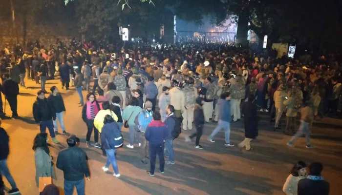 JNU administration condemns violence in campus; MHRD Secretary to meet top varsity officials today