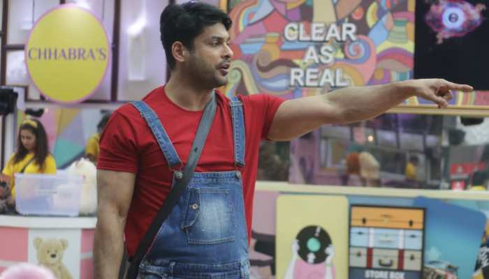 Bigg Boss 13: Sidharth Shukla spots &#039;love bite&#039; on Mahira&#039;s neck