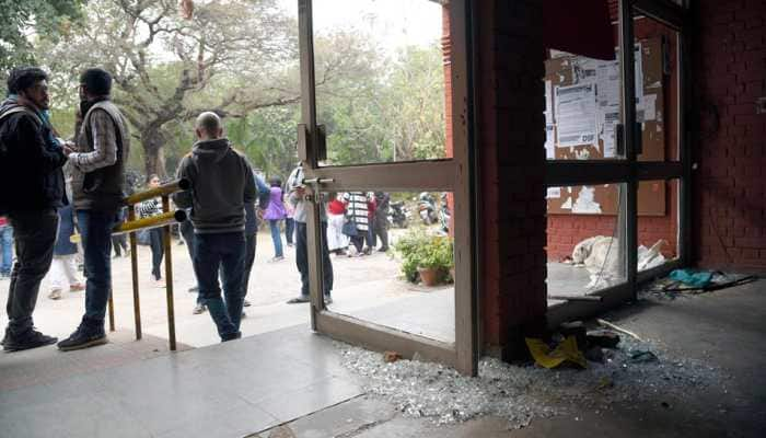 JNU delegation meets MHRD Secretary, demands removal of V-C M Jagadesh Kumar