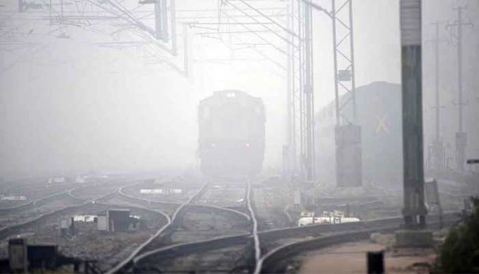 26 Delhi-bound trains delayed due to fog in Northern Railways region, AQI in &#039;very poor&#039; category